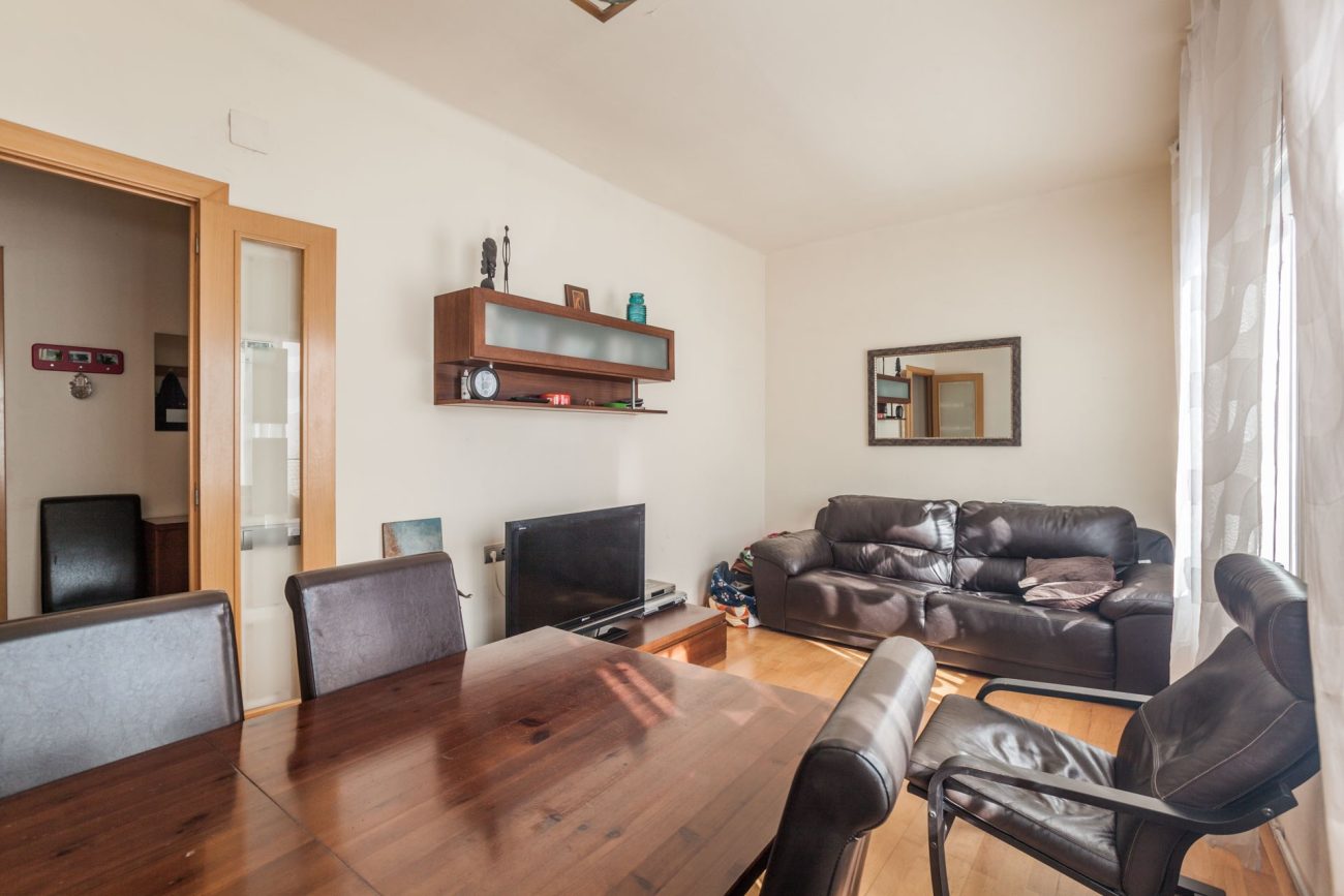 Nice and bright apartment next to Sagrada Familia