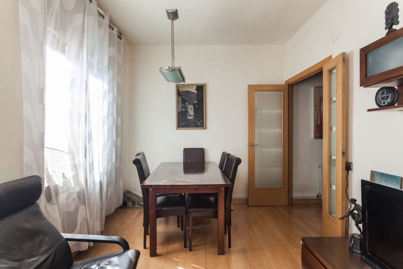 Nice and bright apartment next to Sagrada Familia