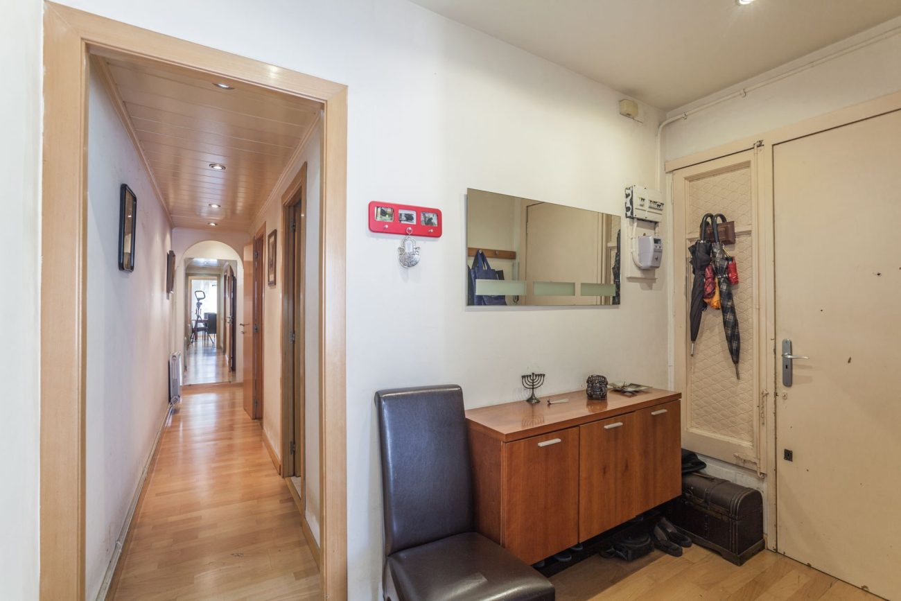 Nice and bright apartment next to Sagrada Familia