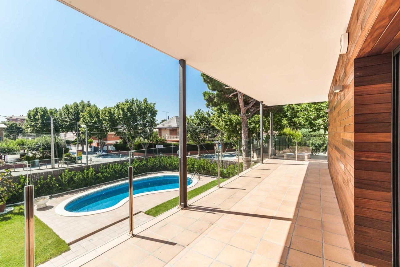 Large renovated house in a quiet area of Castelldefels