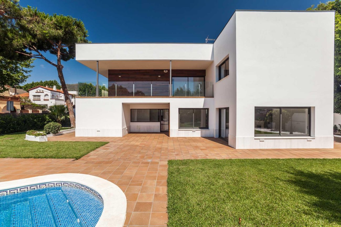 Large renovated house in a quiet area of Castelldefels