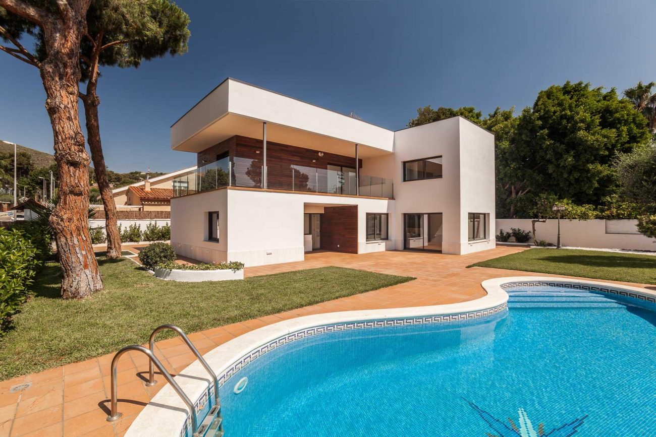 Large renovated house in a quiet area of Castelldefels