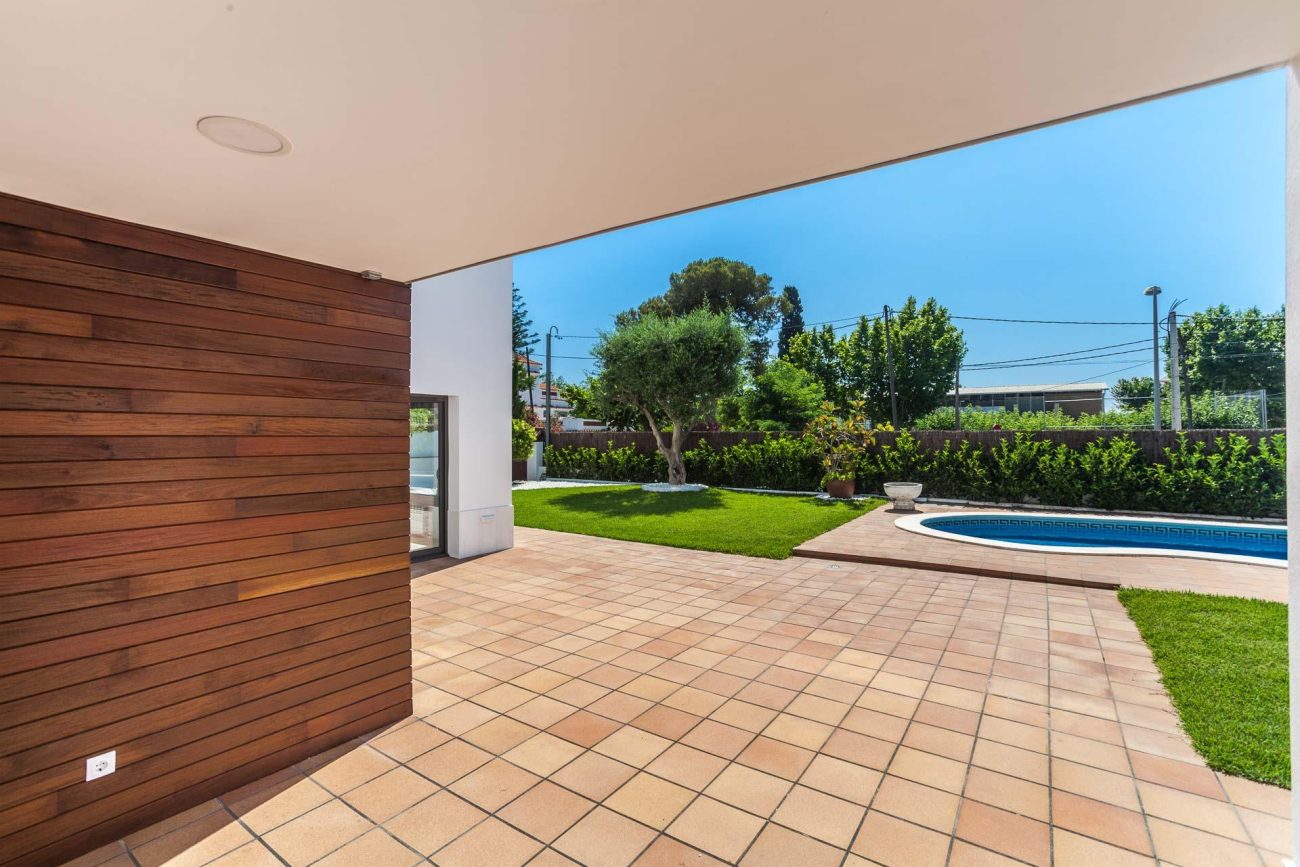 Large renovated house in a quiet area of Castelldefels