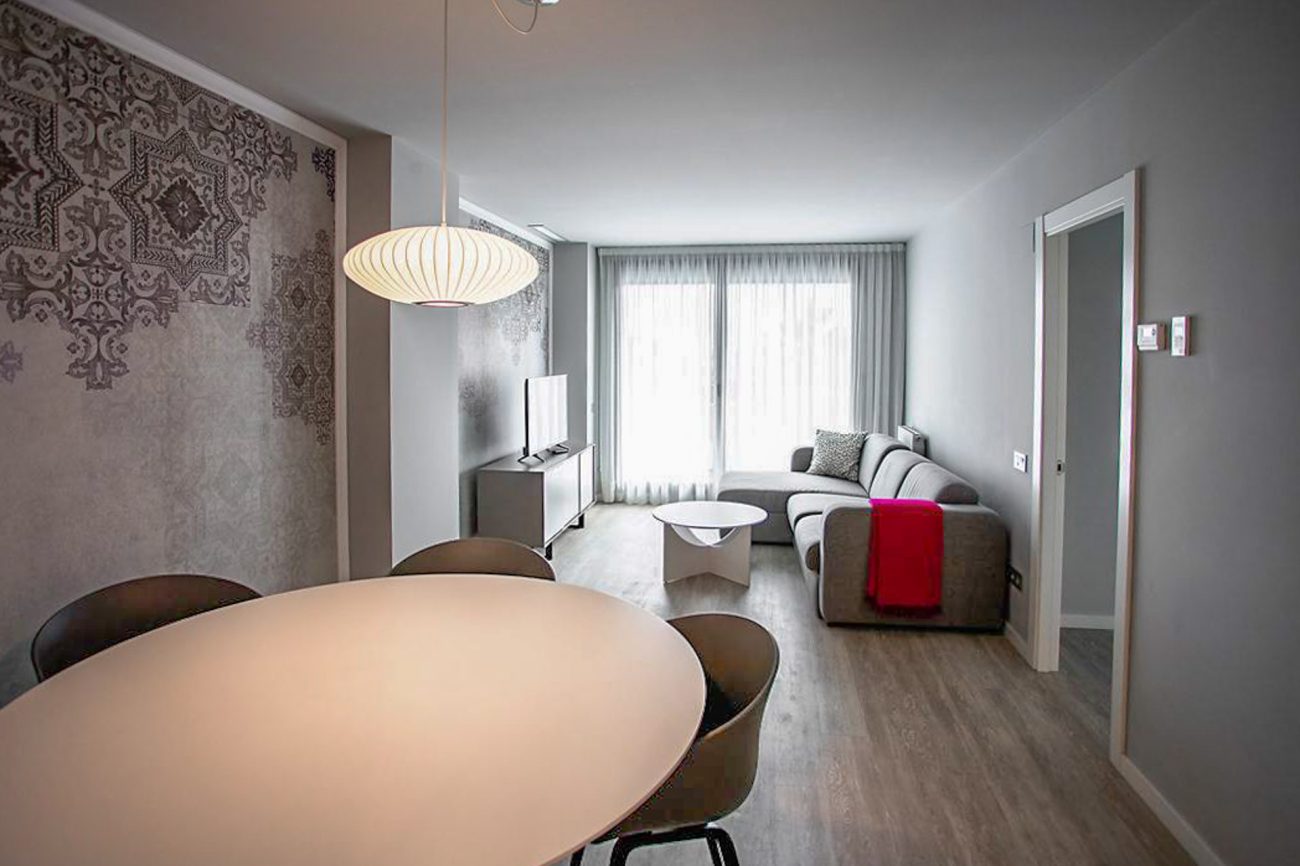 Modern and cozy apartment with sea views