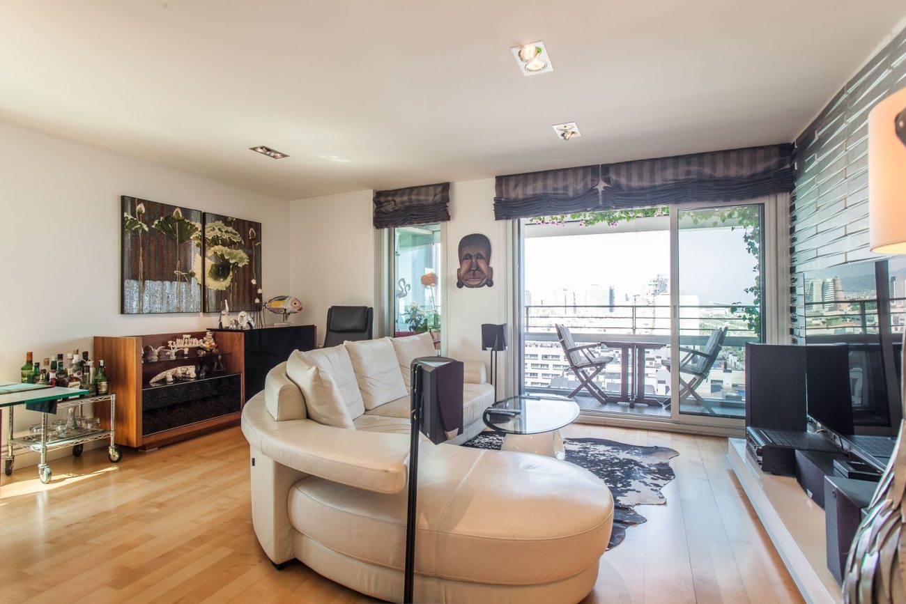 Large beachfront apartment in Barcelona