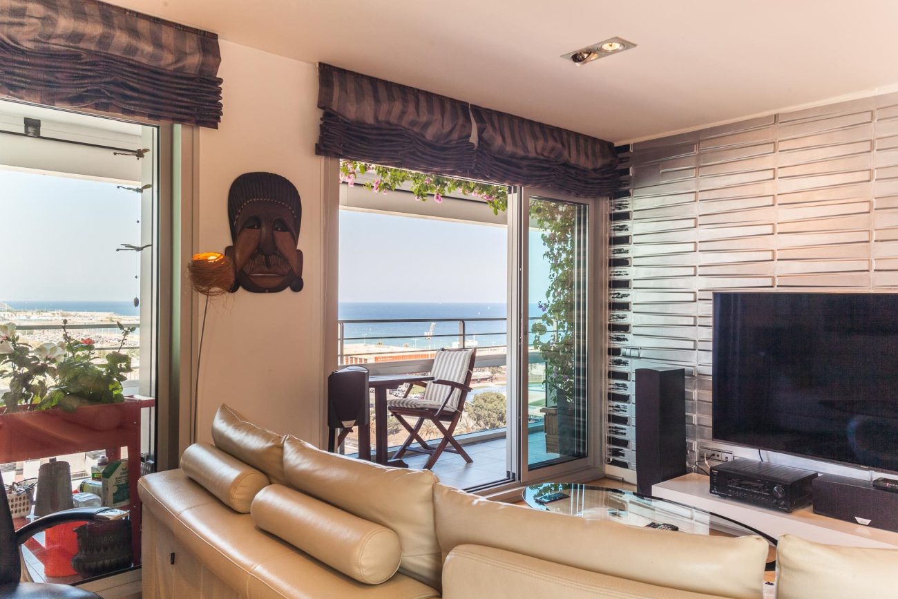 Large beachfront apartment in Barcelona