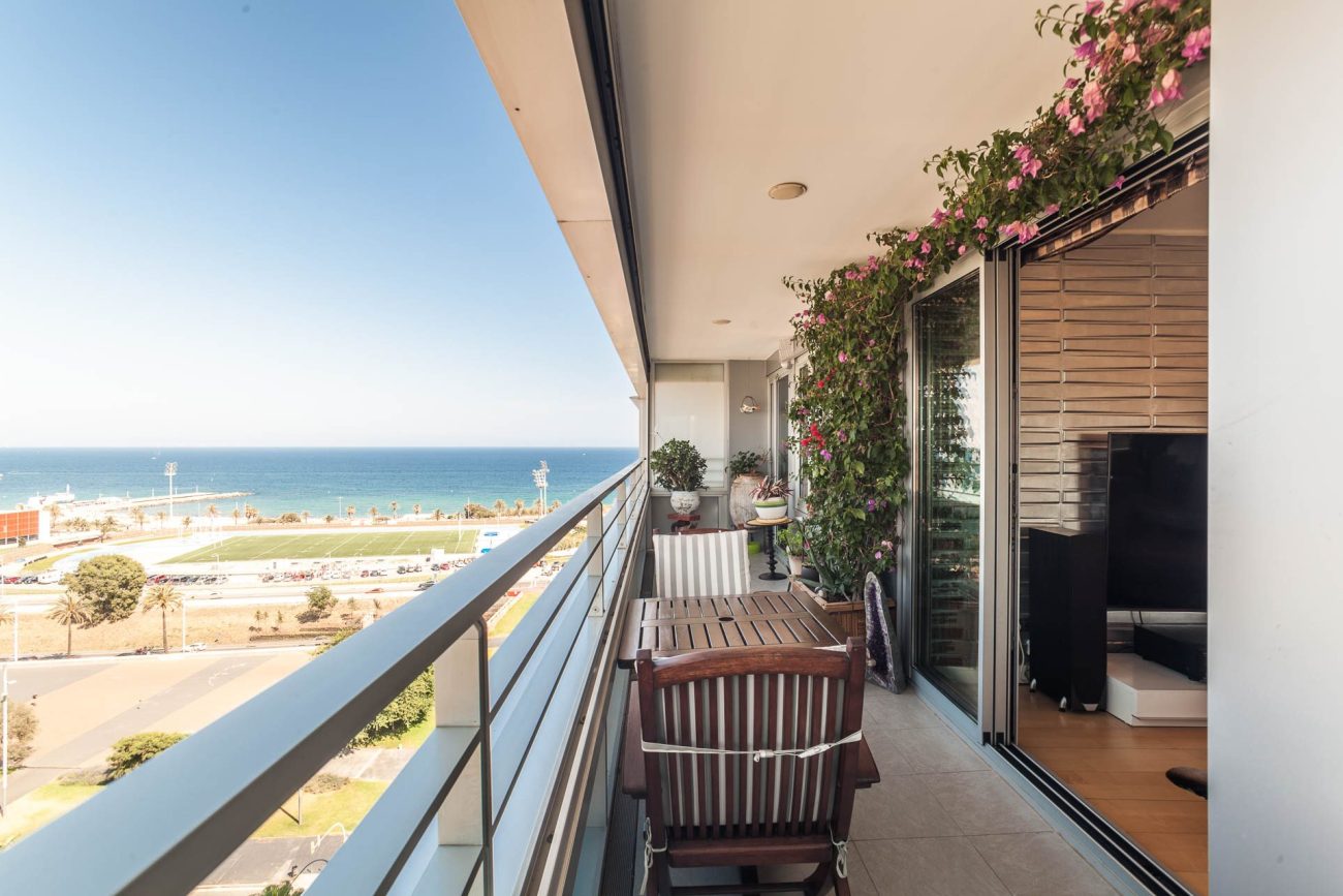 Large beachfront apartment in Barcelona