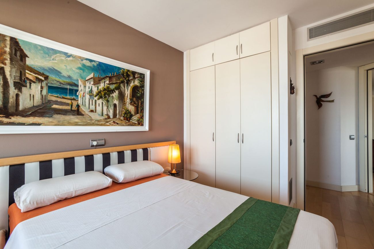 Large beachfront apartment in Barcelona