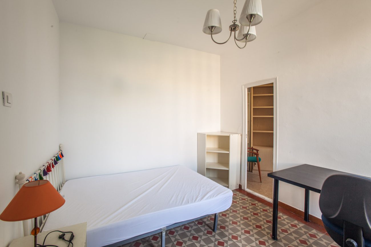 Bright apartment in the center of Barcelona
