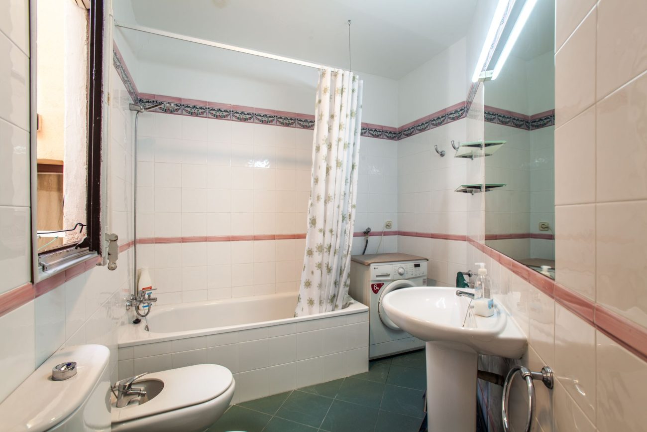 Bright apartment in the center of Barcelona
