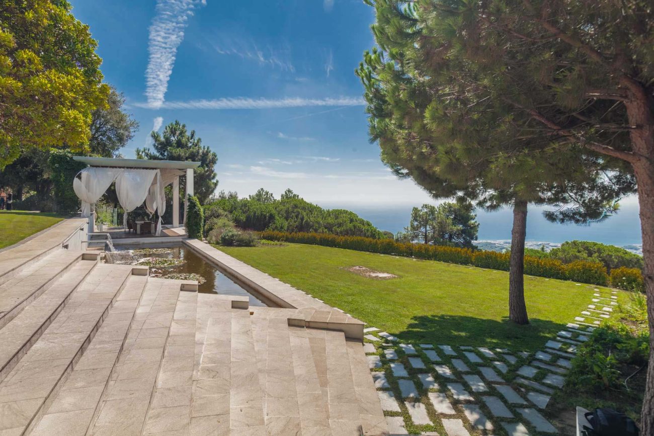 Exceptional  luxury villa at the top of the Supermaresme