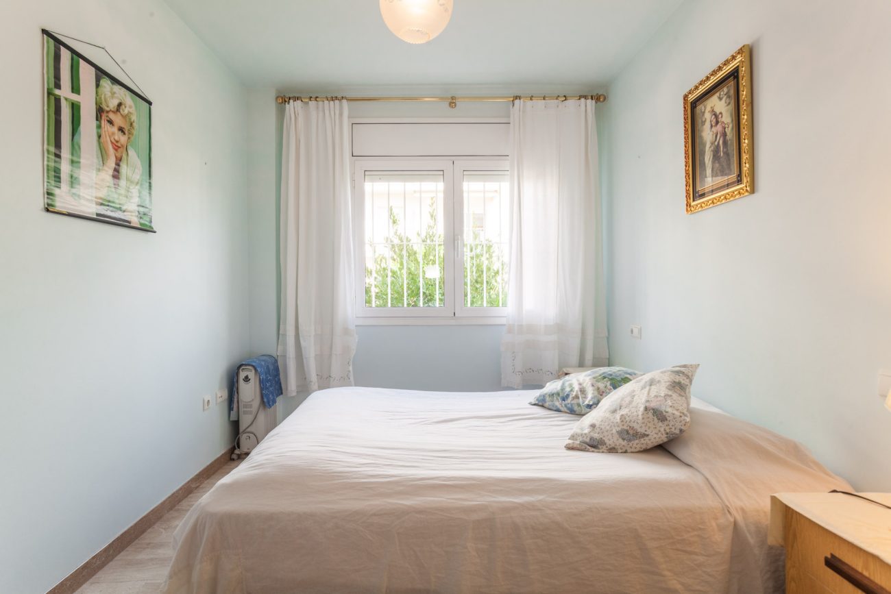 Large apartment 50 meters from the beach