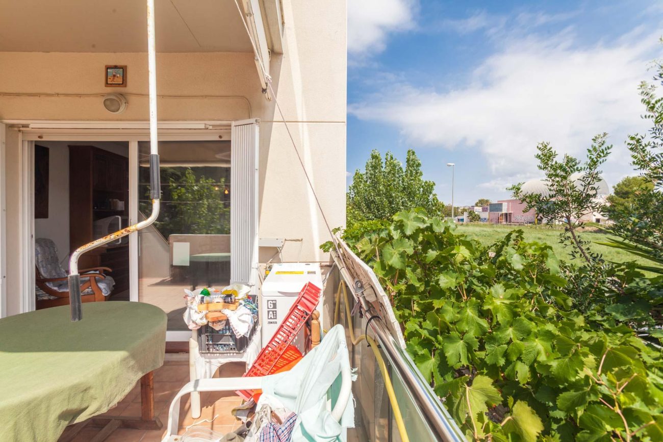 Large apartment 50 meters from the beach