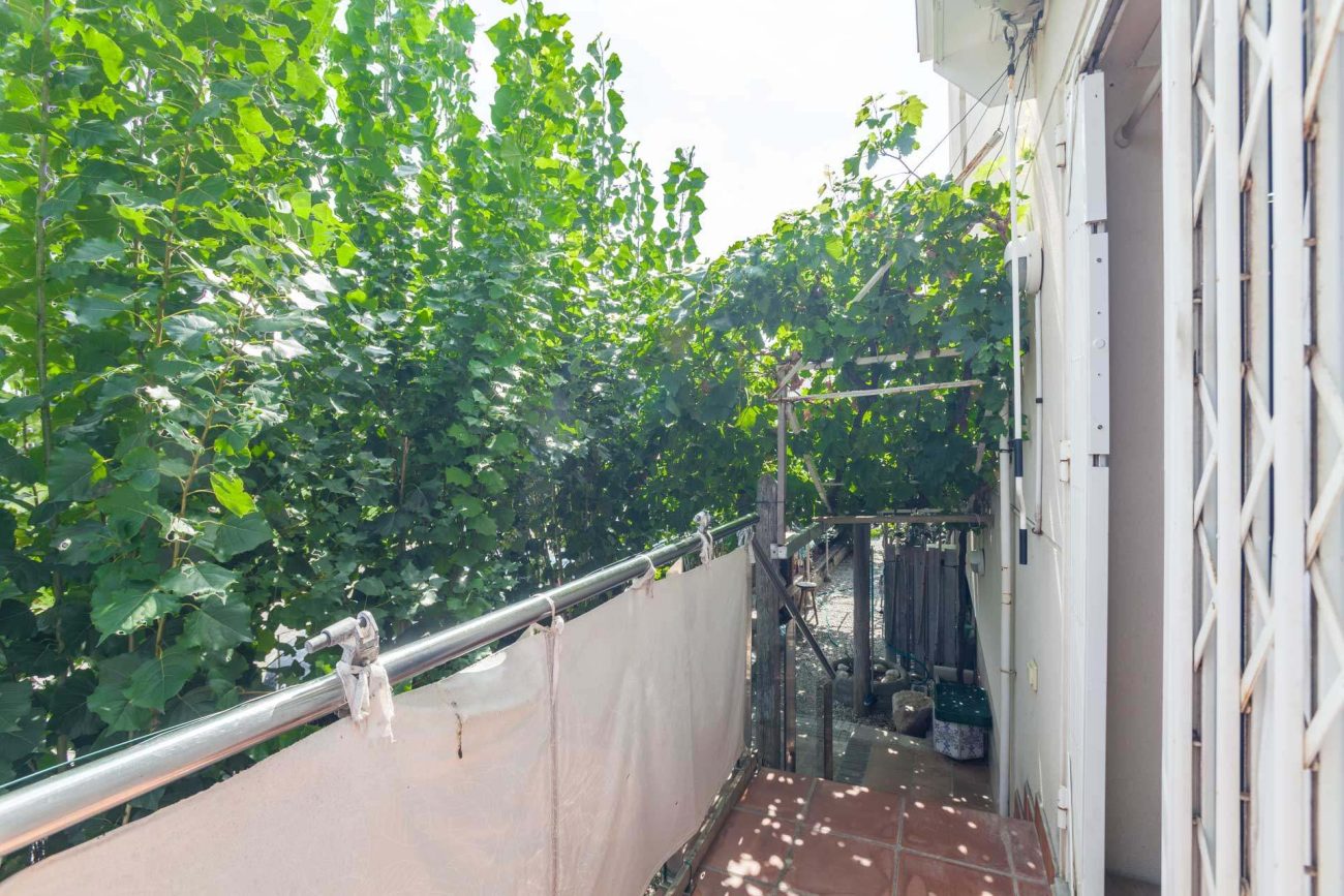 Large apartment 50 meters from the beach