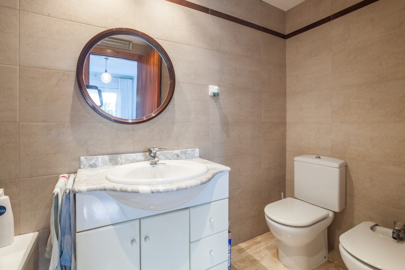 Large apartment 50 meters from the beach