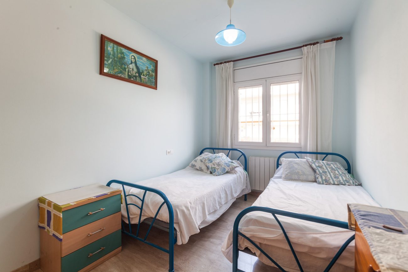 Large apartment 50 meters from the beach