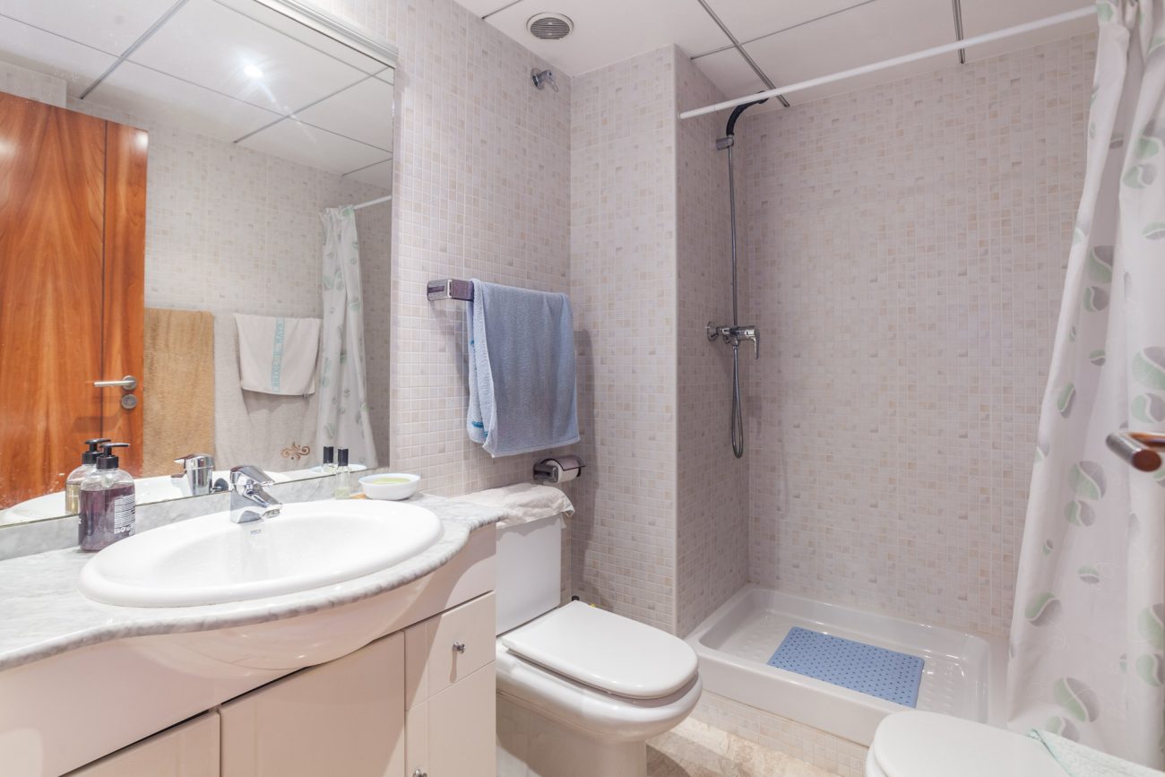 Large apartment 50 meters from the beach