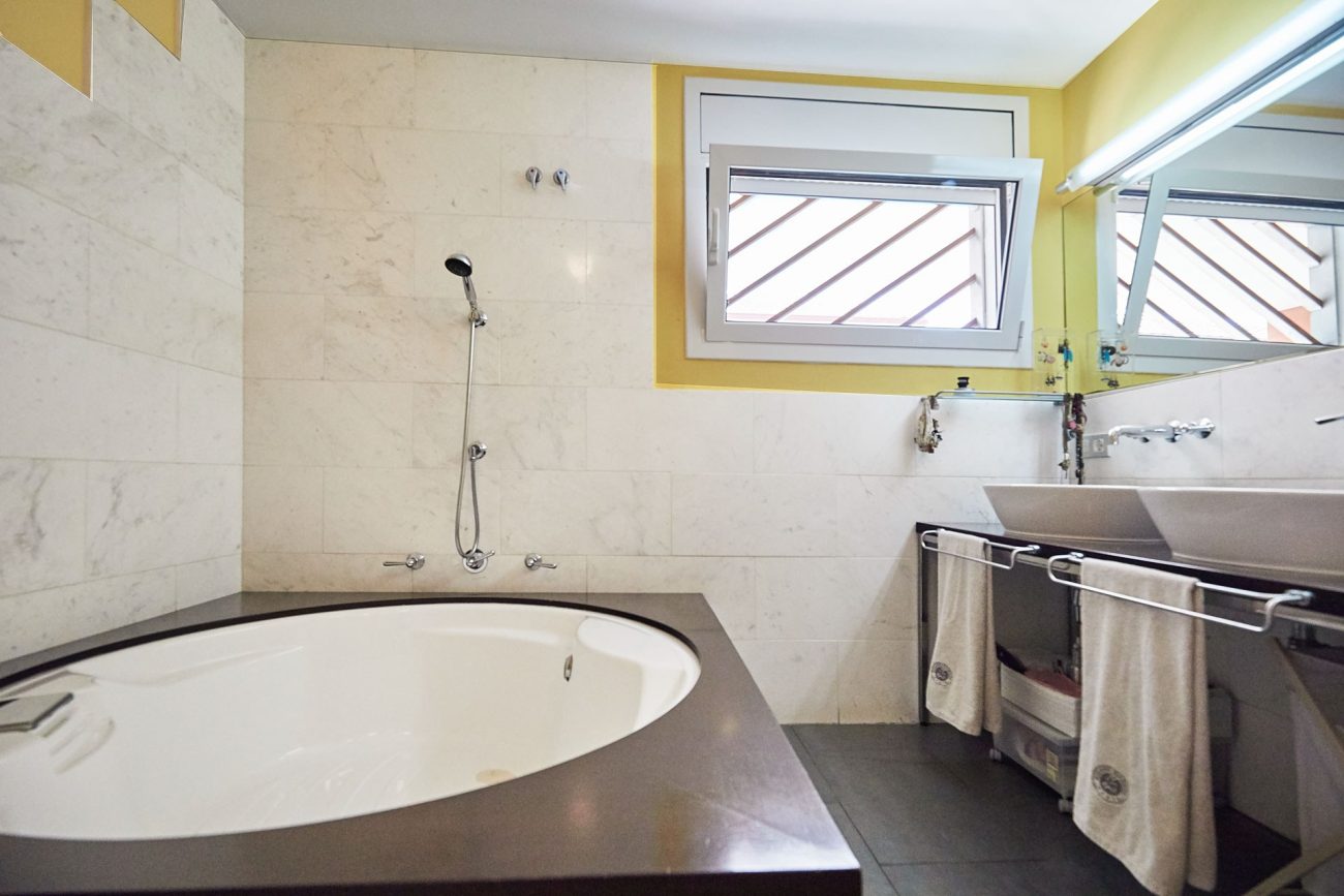 Elegant and modern house in Castelldefels