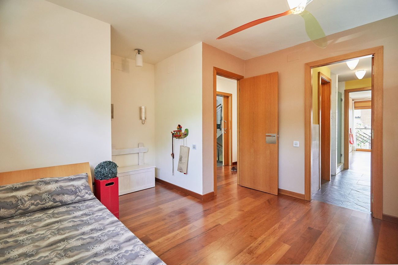 Elegant and modern house in Castelldefels
