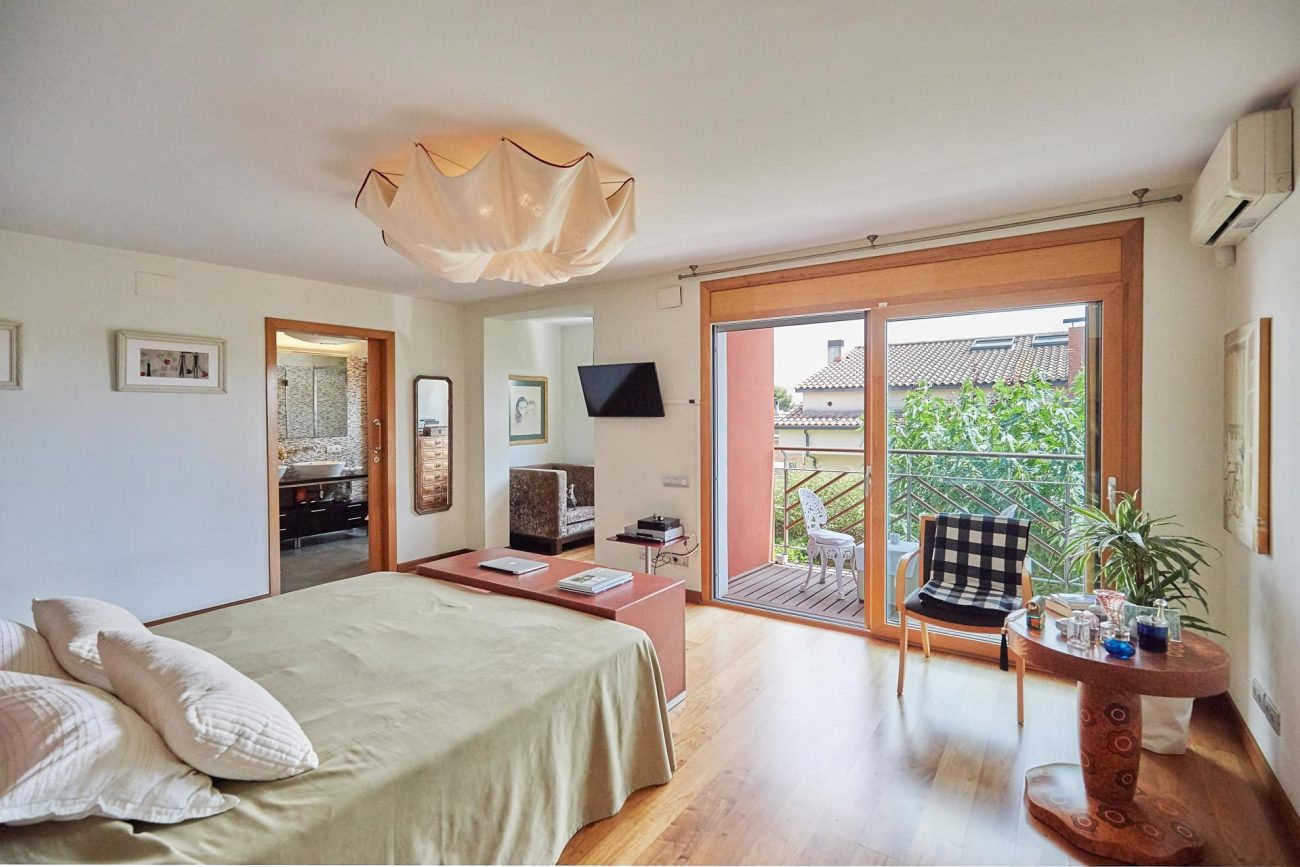 Elegant and modern house in Castelldefels