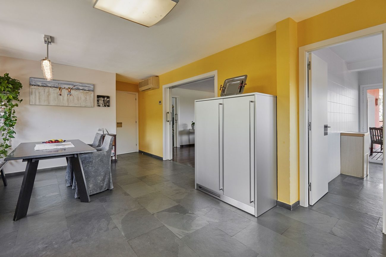 Elegant and modern house in Castelldefels