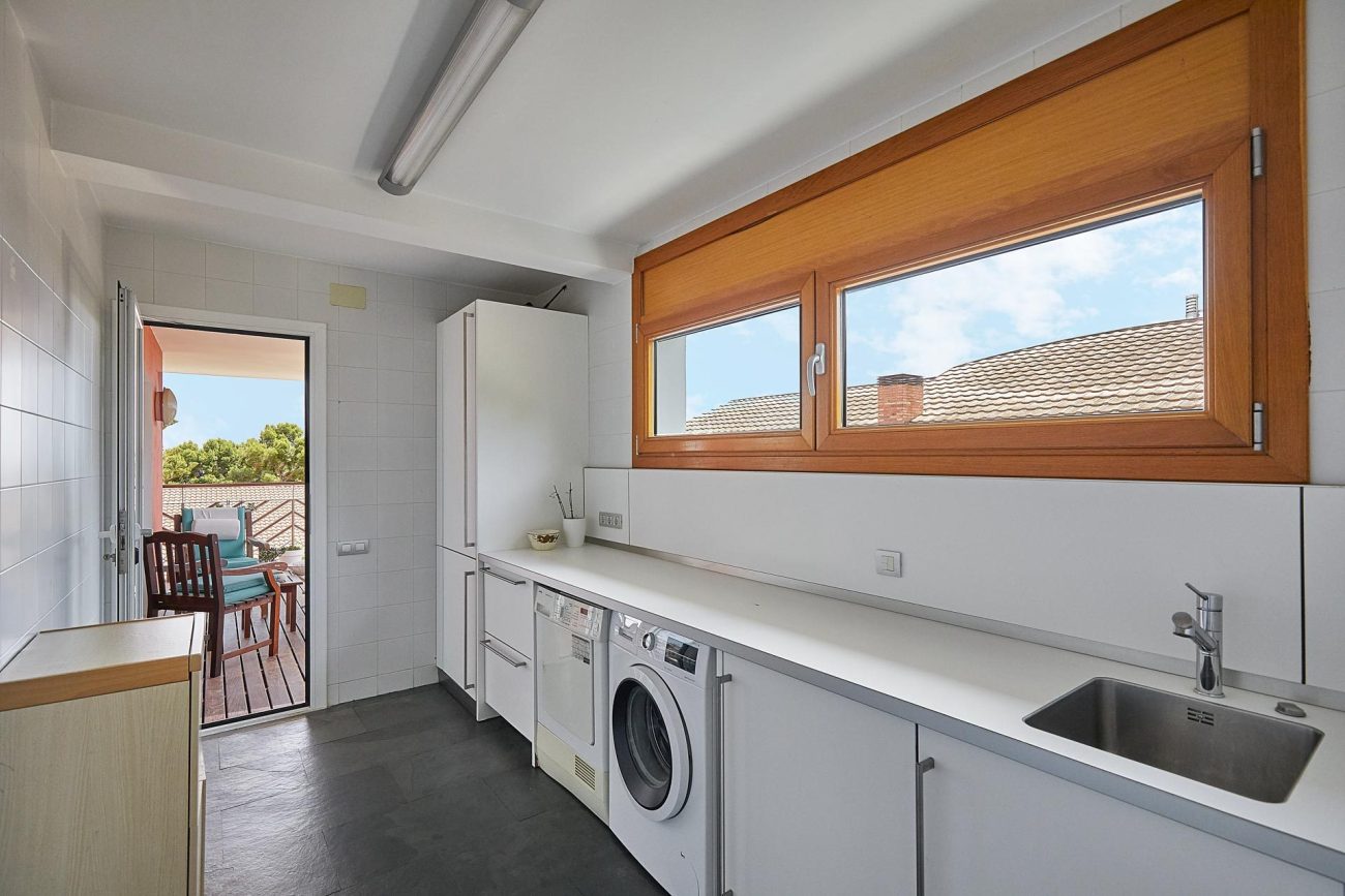 Elegant and modern house in Castelldefels
