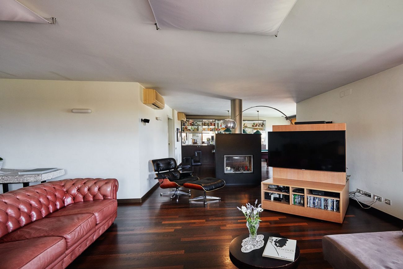 Elegant and modern house in Castelldefels