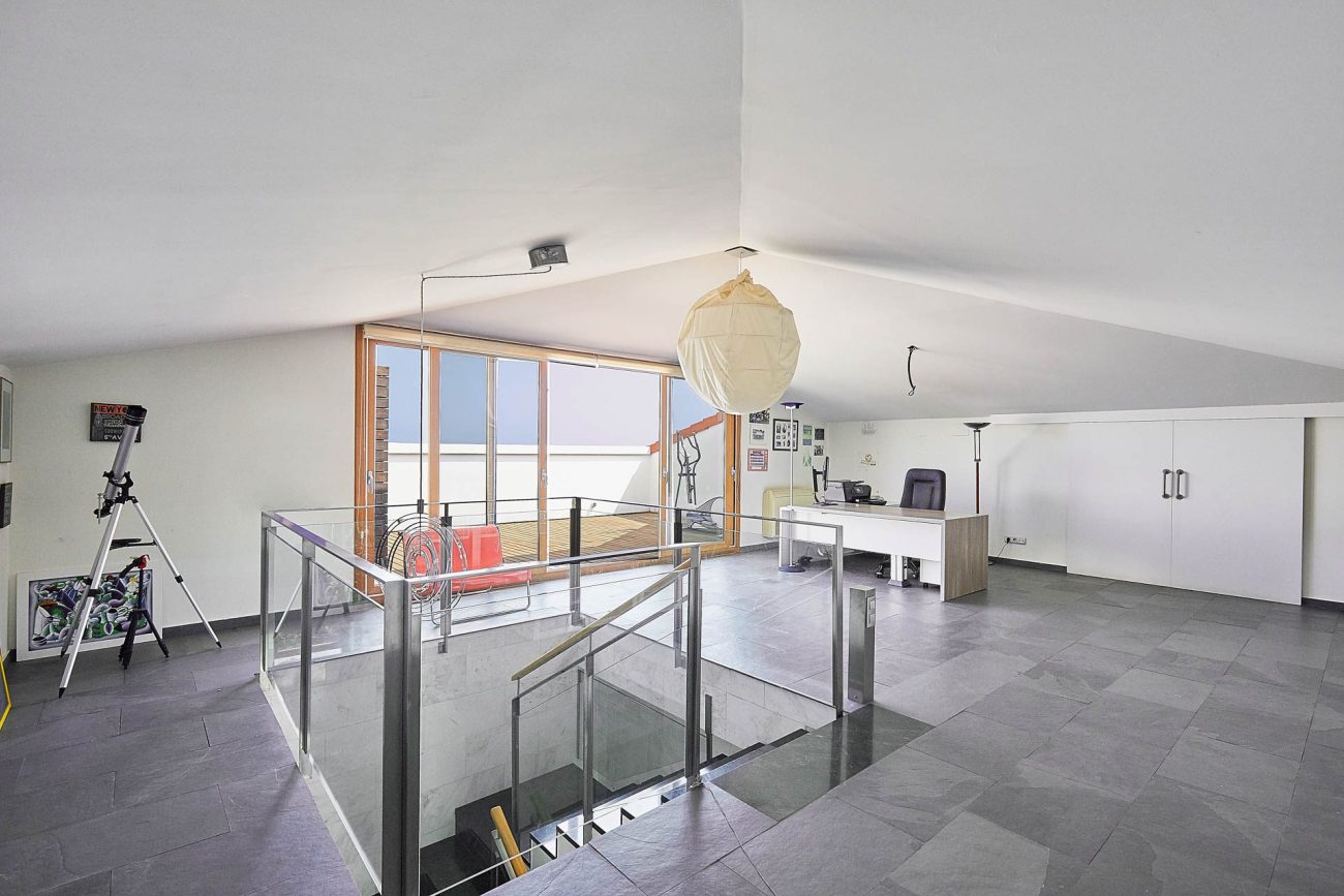 Elegant and modern house in Castelldefels