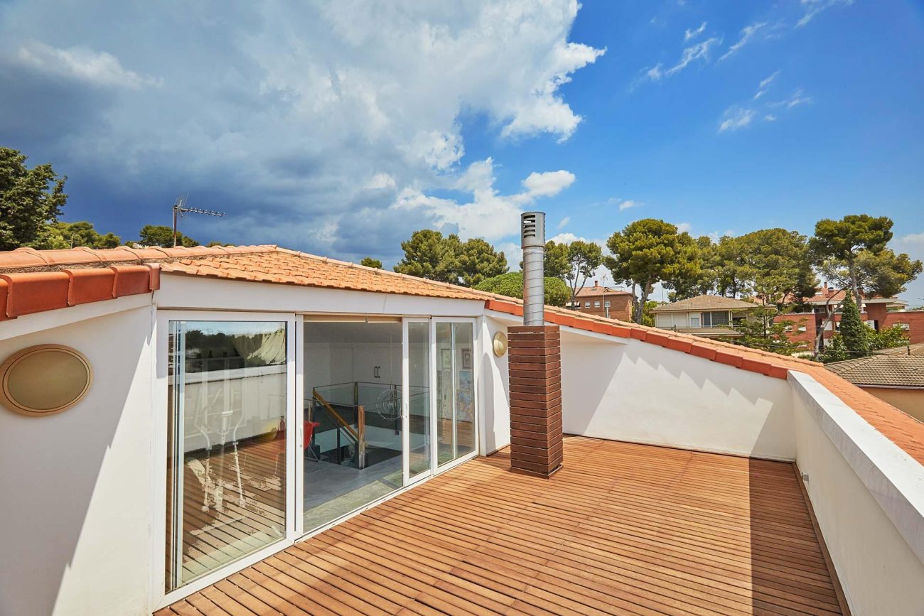Elegant and modern house in Castelldefels