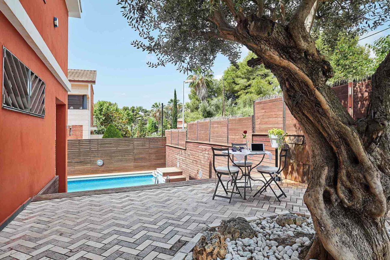 Elegant and modern house in Castelldefels