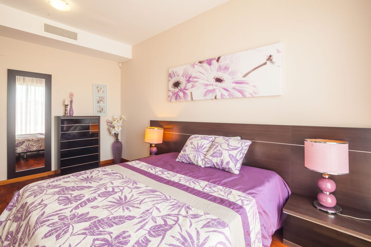 Bright semi-detached house with sea views in Castelldefels