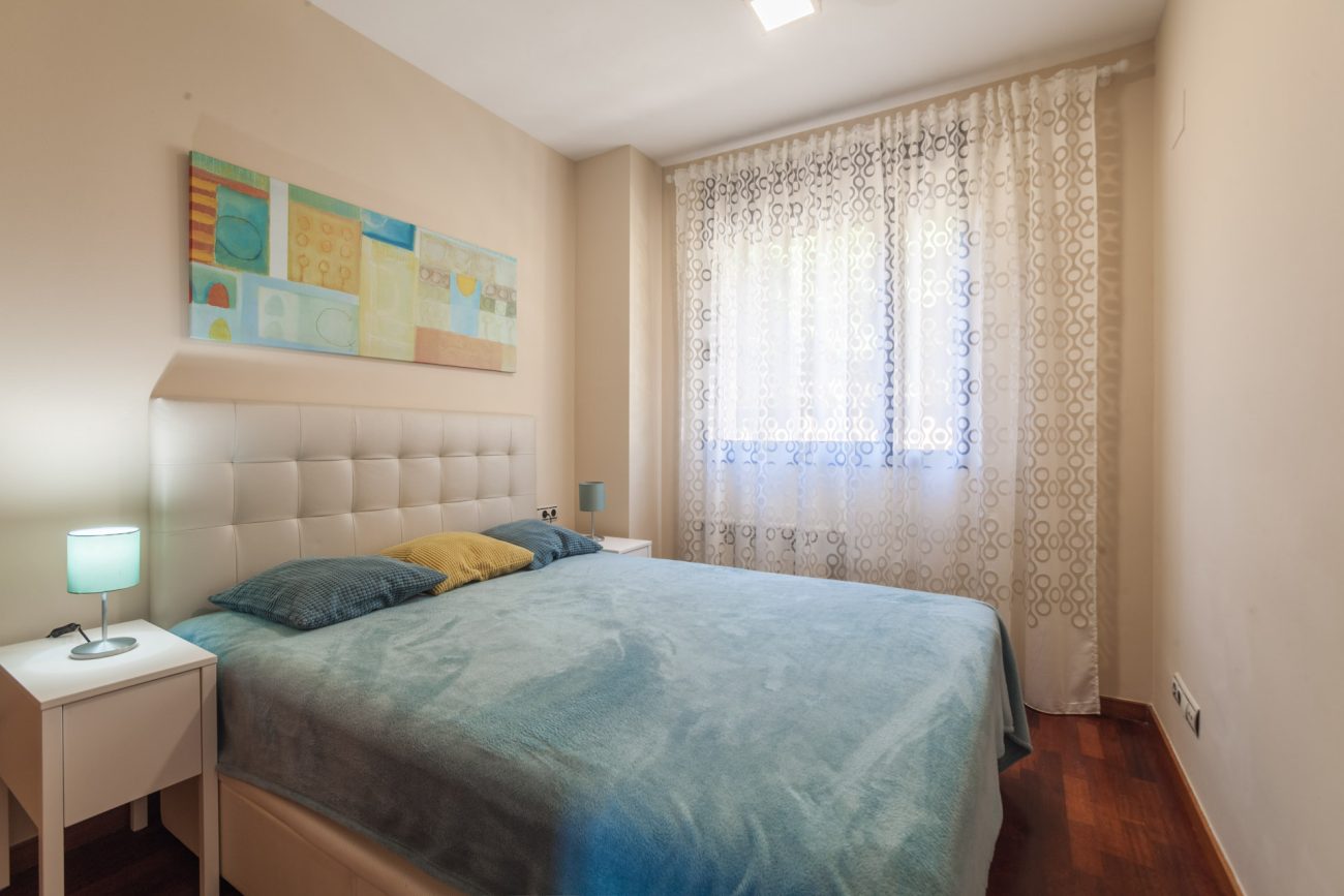 Bright semi-detached house with sea views in Castelldefels