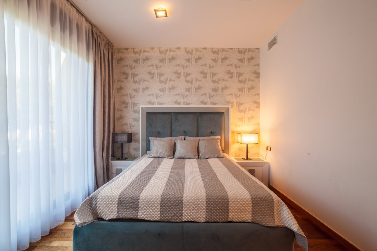 Bright semi-detached house with sea views in Castelldefels