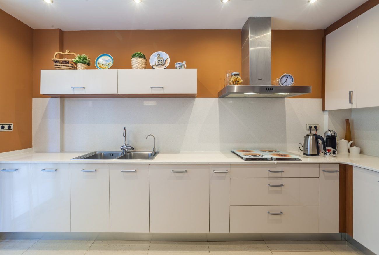 Bright semi-detached house with sea views in Castelldefels