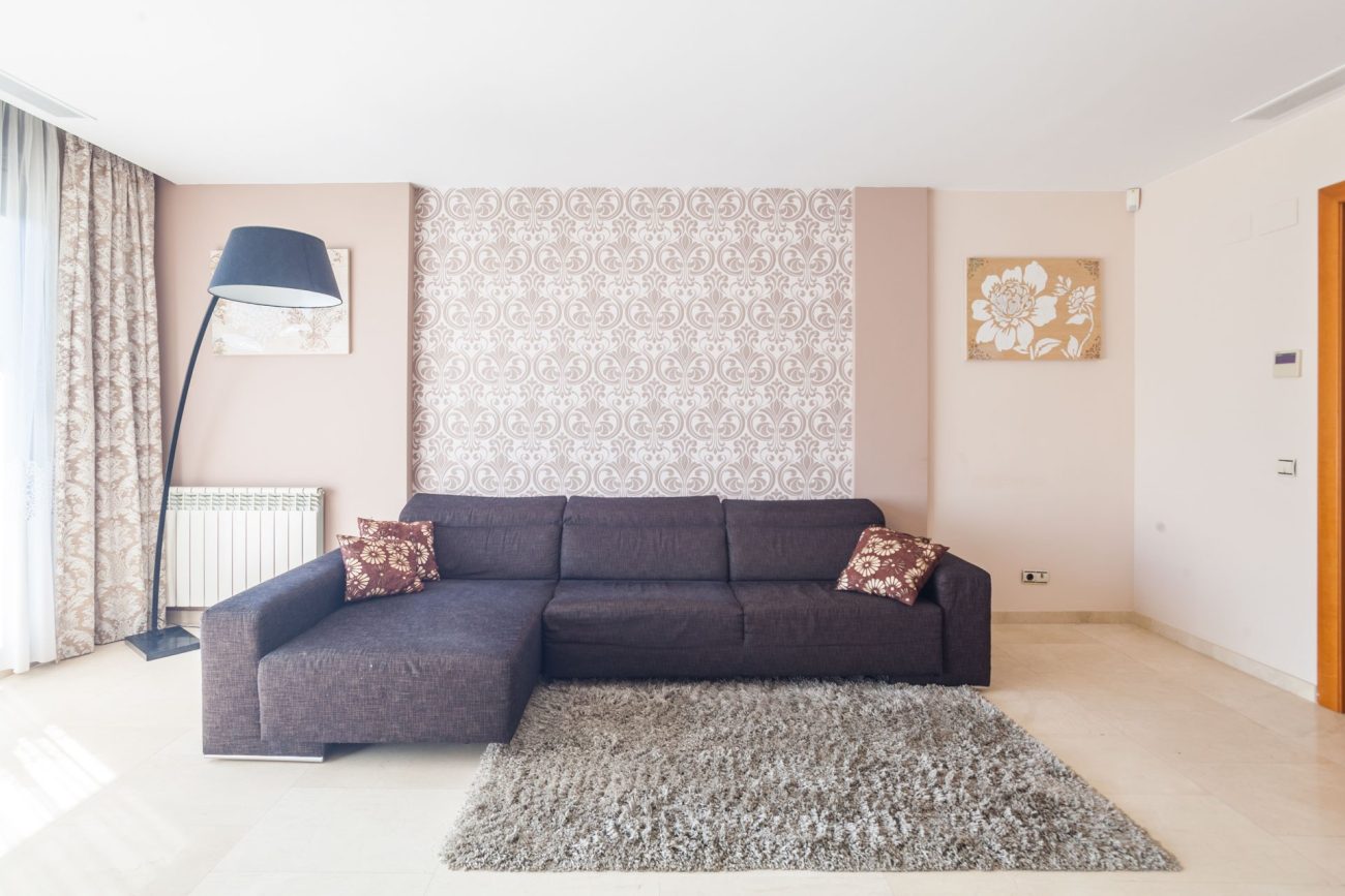 Bright semi-detached house with sea views in Castelldefels