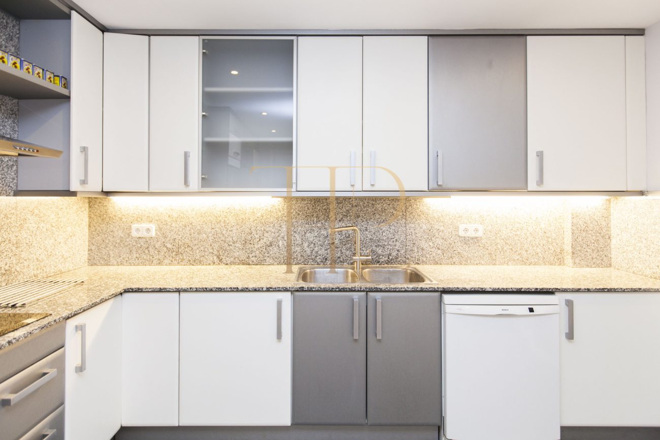 Sold: bright apartment in Barcelona’s Eixample
