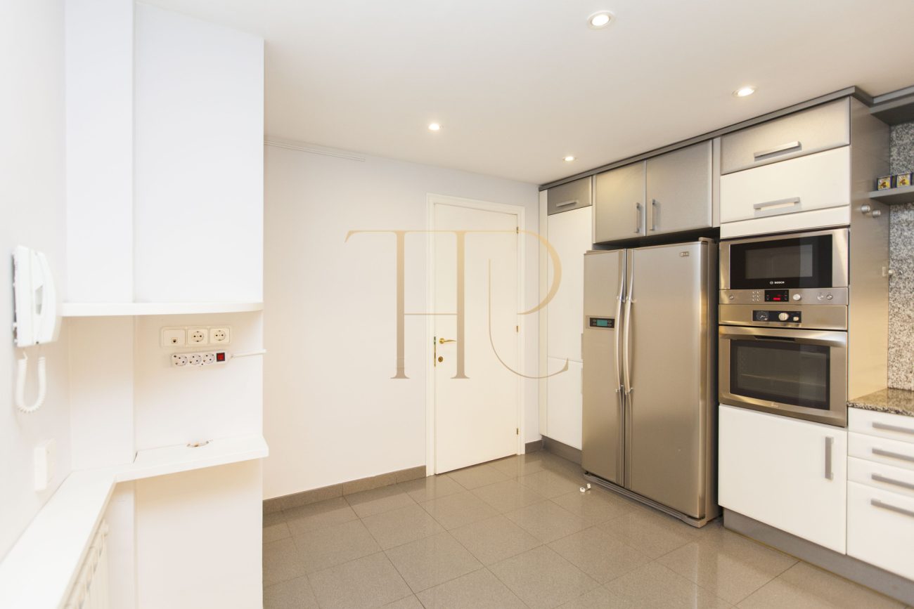 Sold: bright apartment in Barcelona’s Eixample