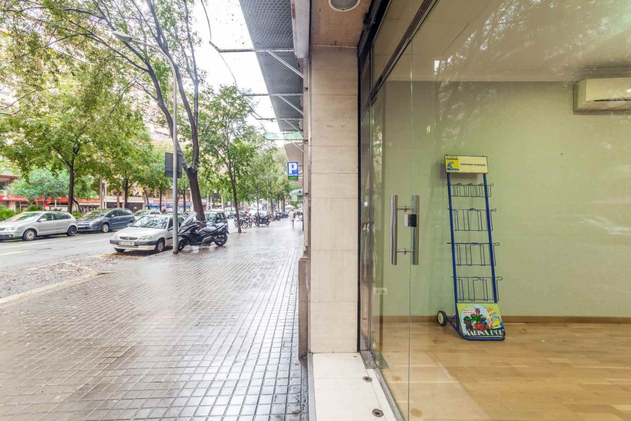 Comercial property in Barcelona, 84м2, Sant Antoni