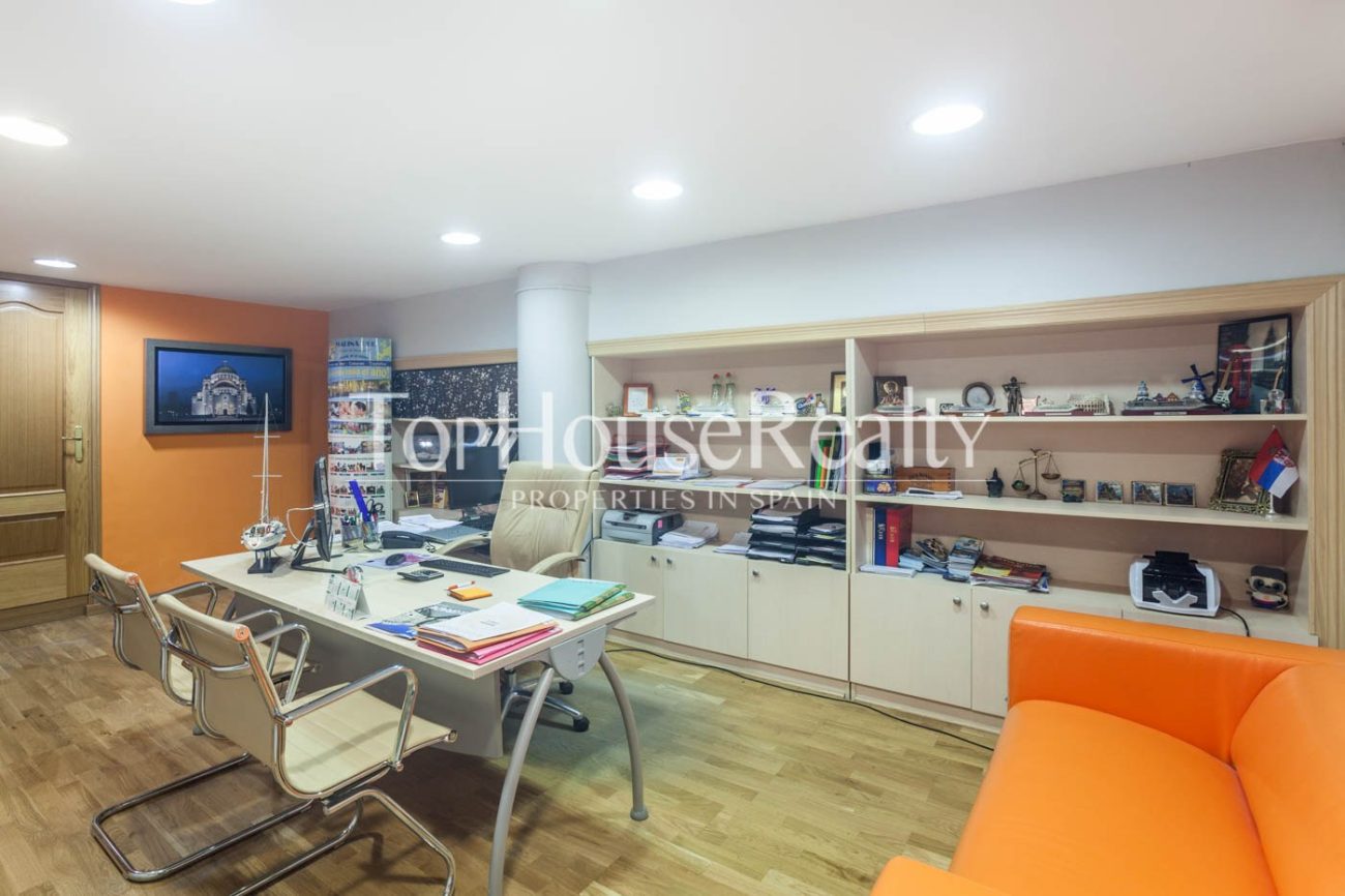 Fantastic premise for sale in Sant Antoni