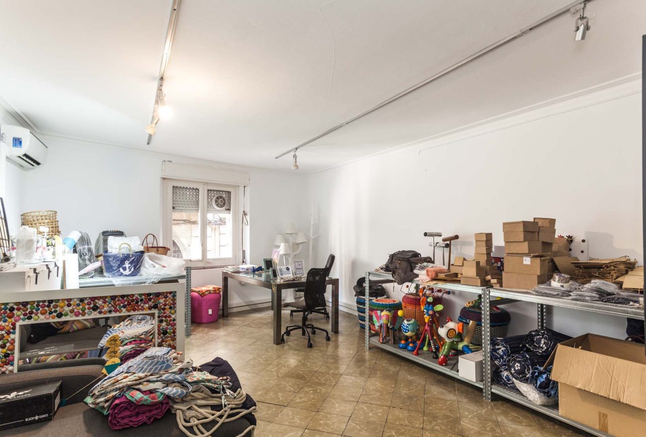 Commercial premise is transfer in el Gótico