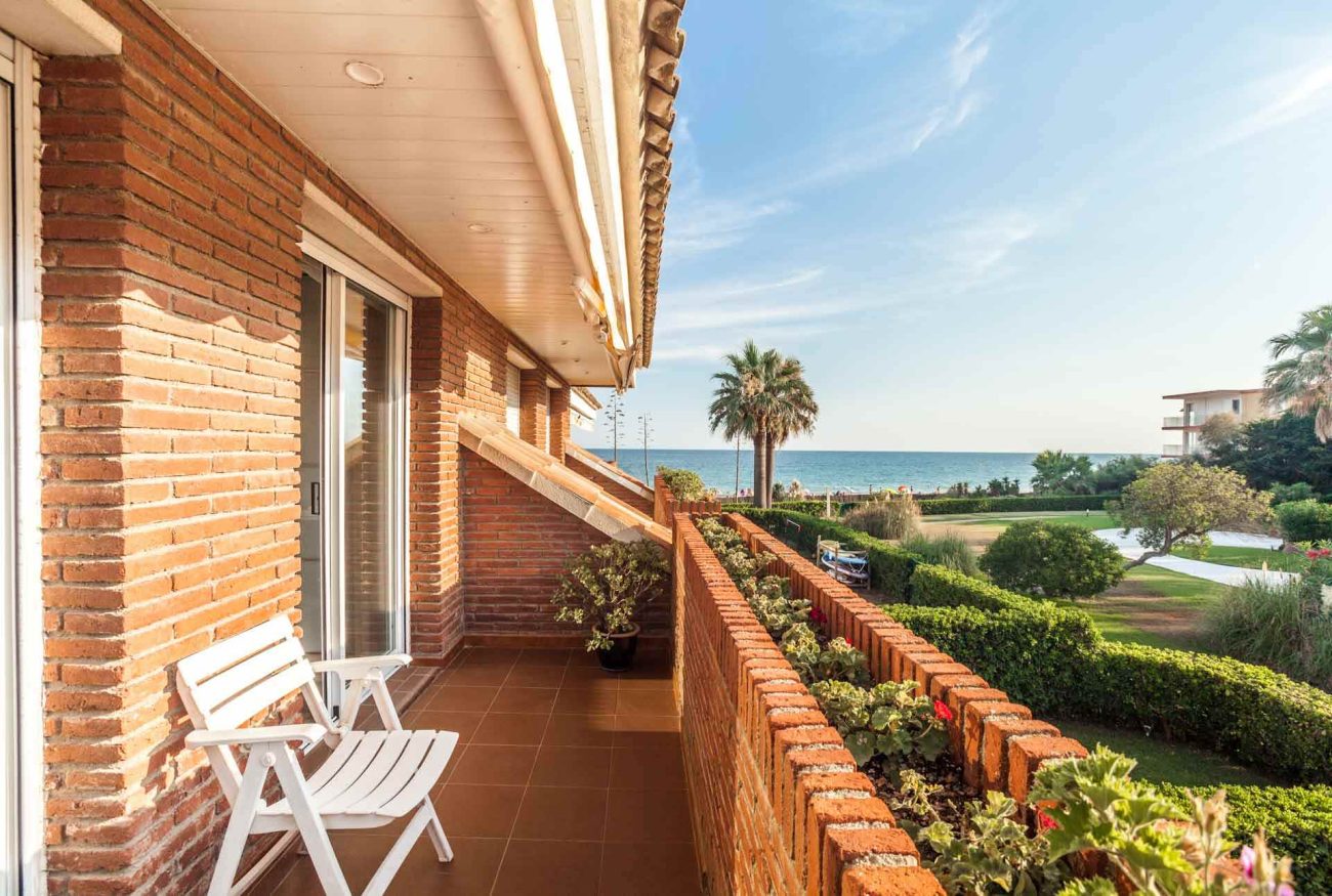Fantastic townhouse with direct access to the beach