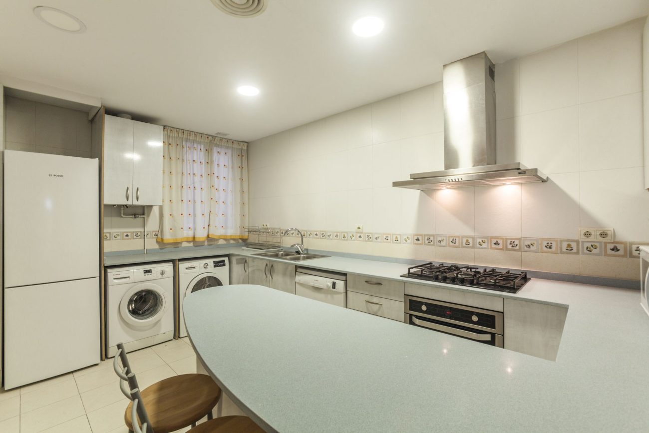 Spacious and bright apartment at Rambla Catalunya