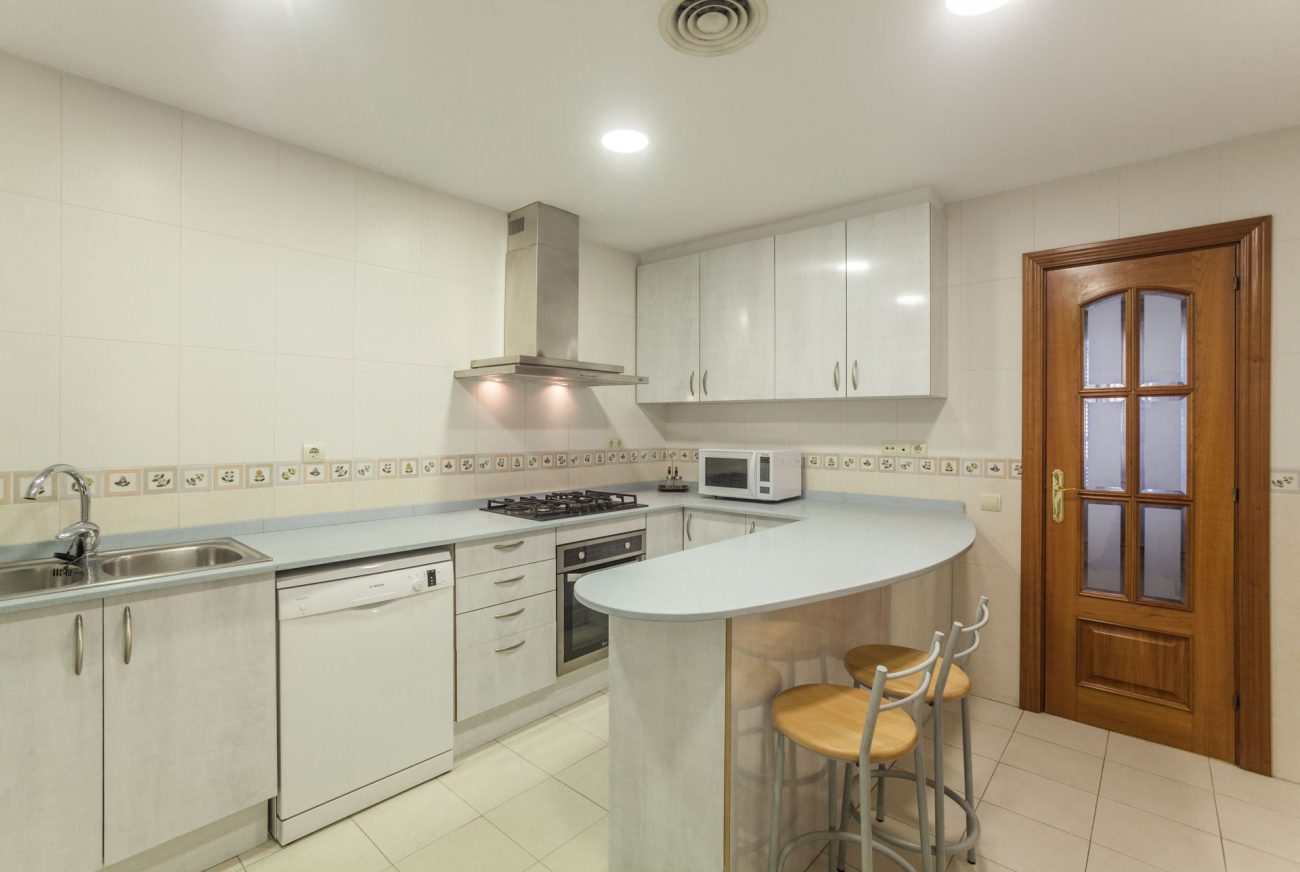 Spacious and bright apartment at Rambla Catalunya