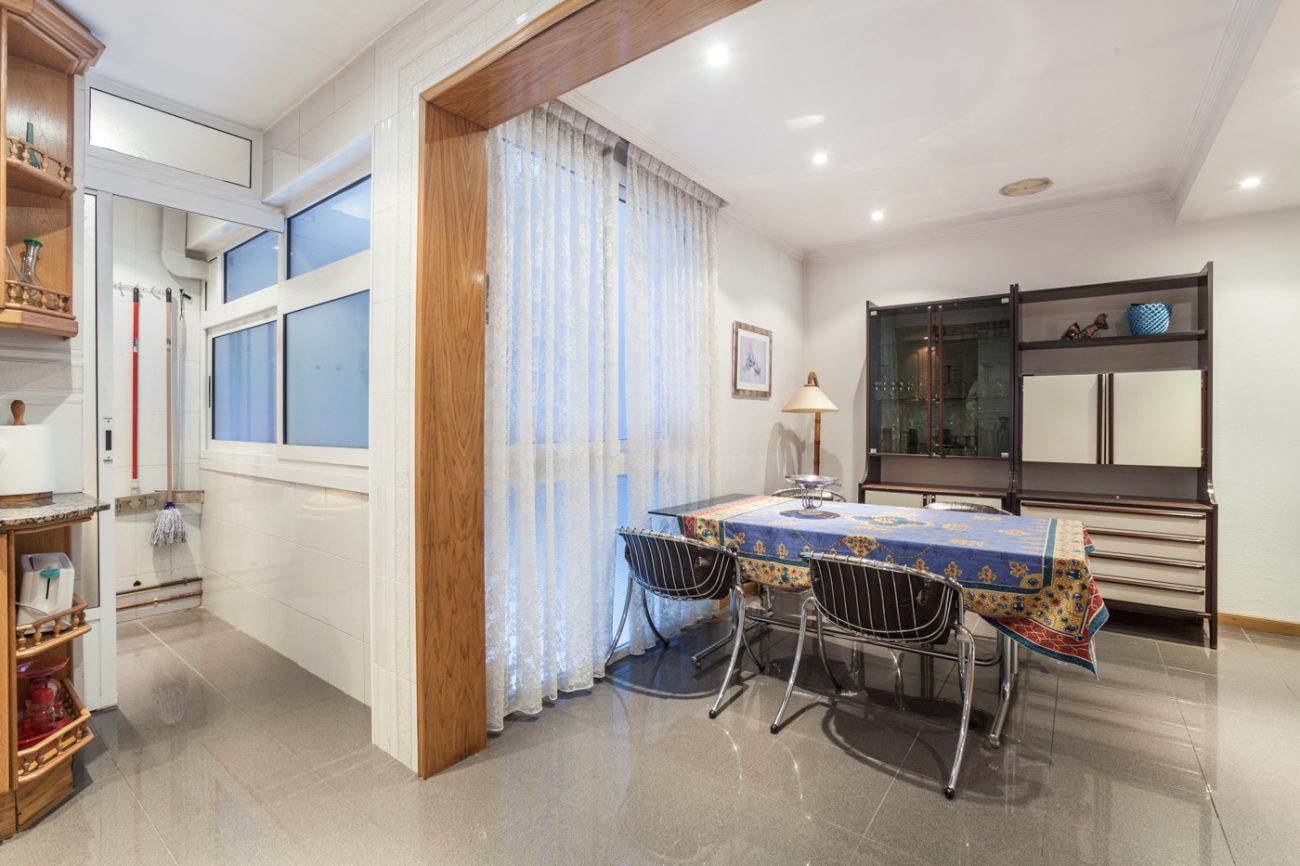 Spacious flat in Eixample Esquerre