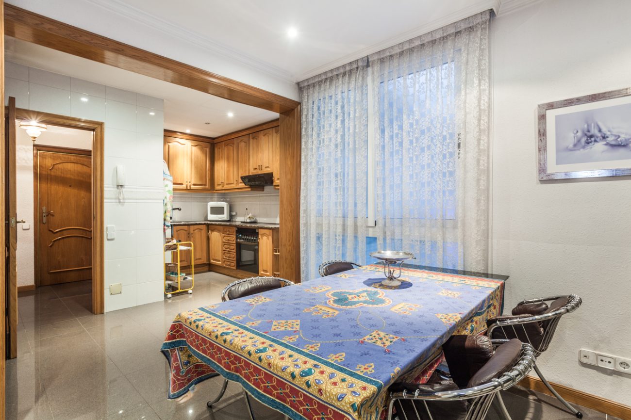 Spacious flat in Eixample Esquerre