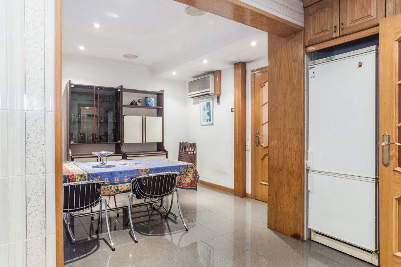 Spacious flat in Eixample Esquerre