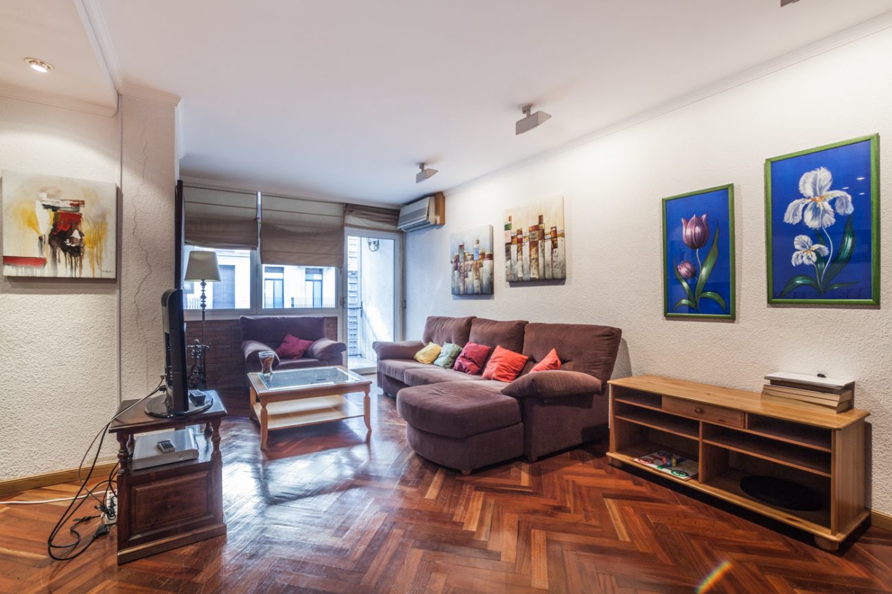 Spacious flat in Eixample Esquerre
