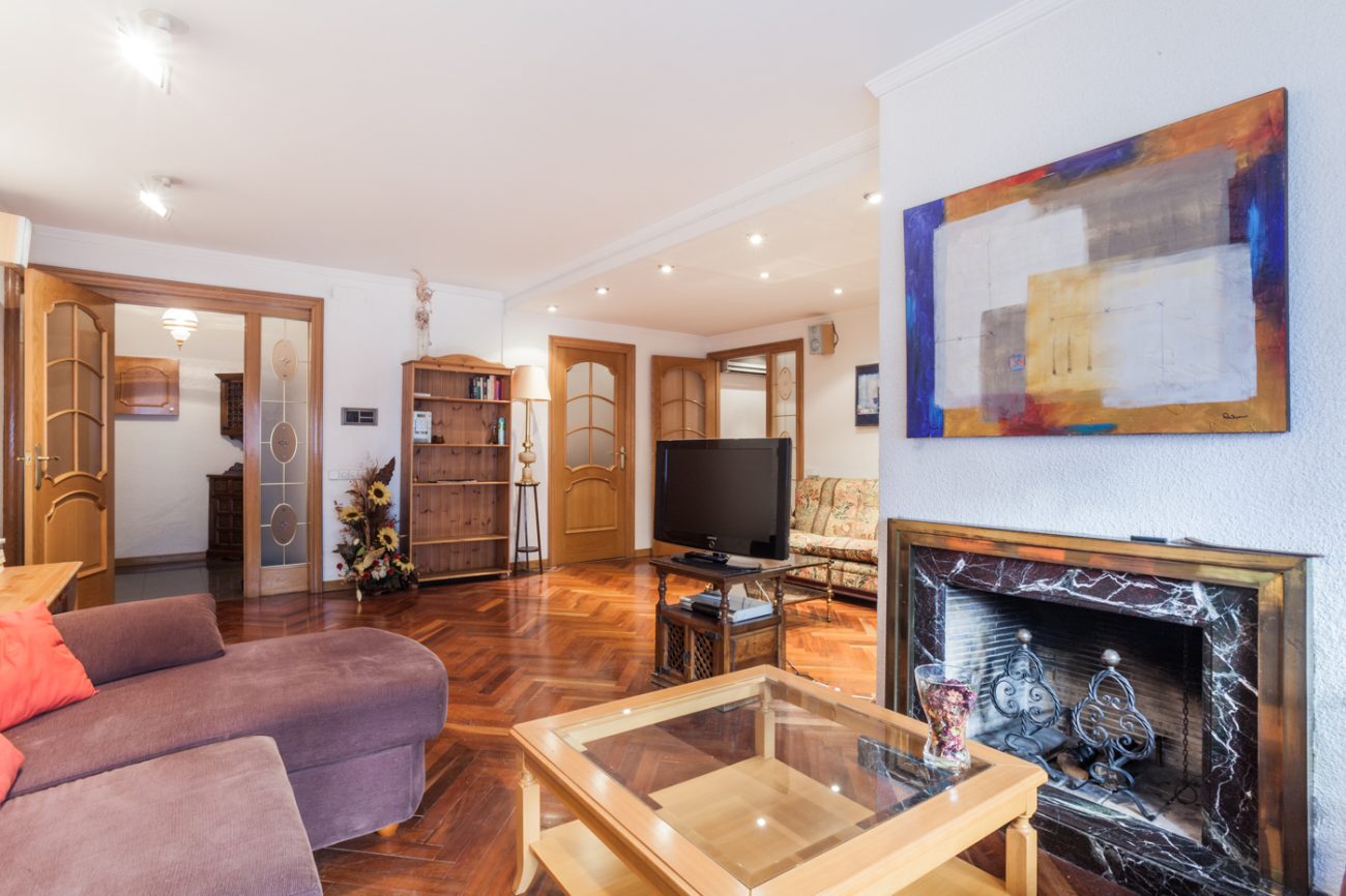 Spacious flat in Eixample Esquerre