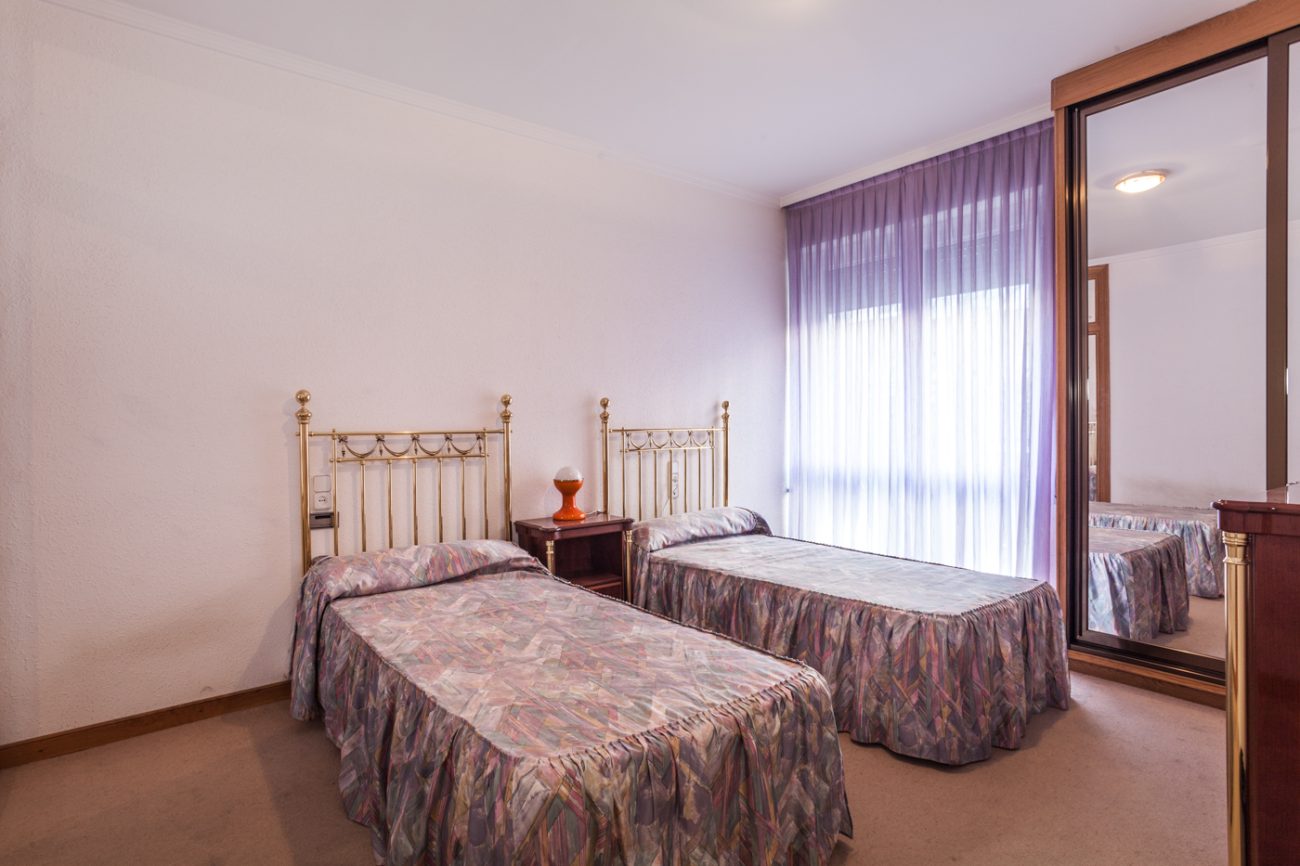 Spacious flat in Eixample Esquerre
