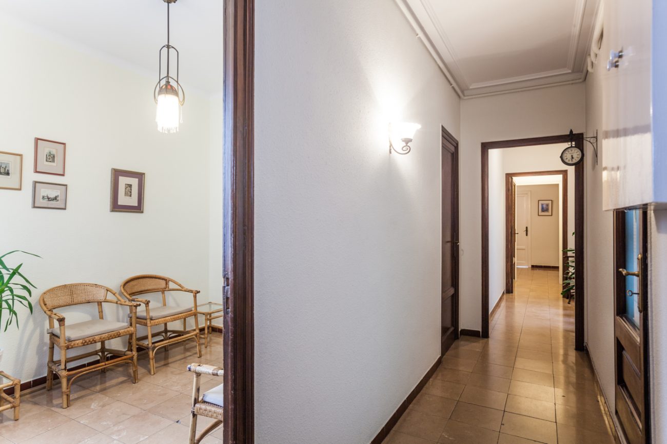 Big light flat in the heart of l’Eixample